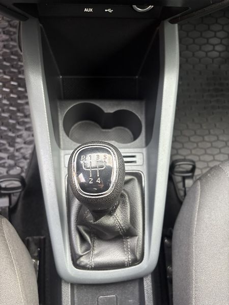 Škoda Fabia (2017) 1.0 TSi 70 kW, klima - fotka 14 z 20