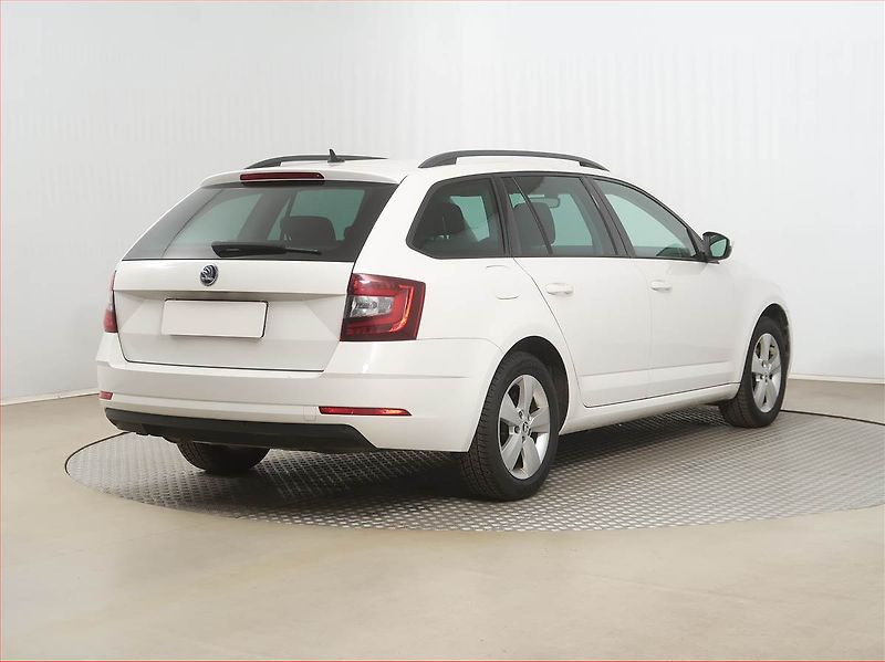 Škoda Octavia (2018) 1.5 TSI, Automat, Serv.kniha - fotka 5 z 15