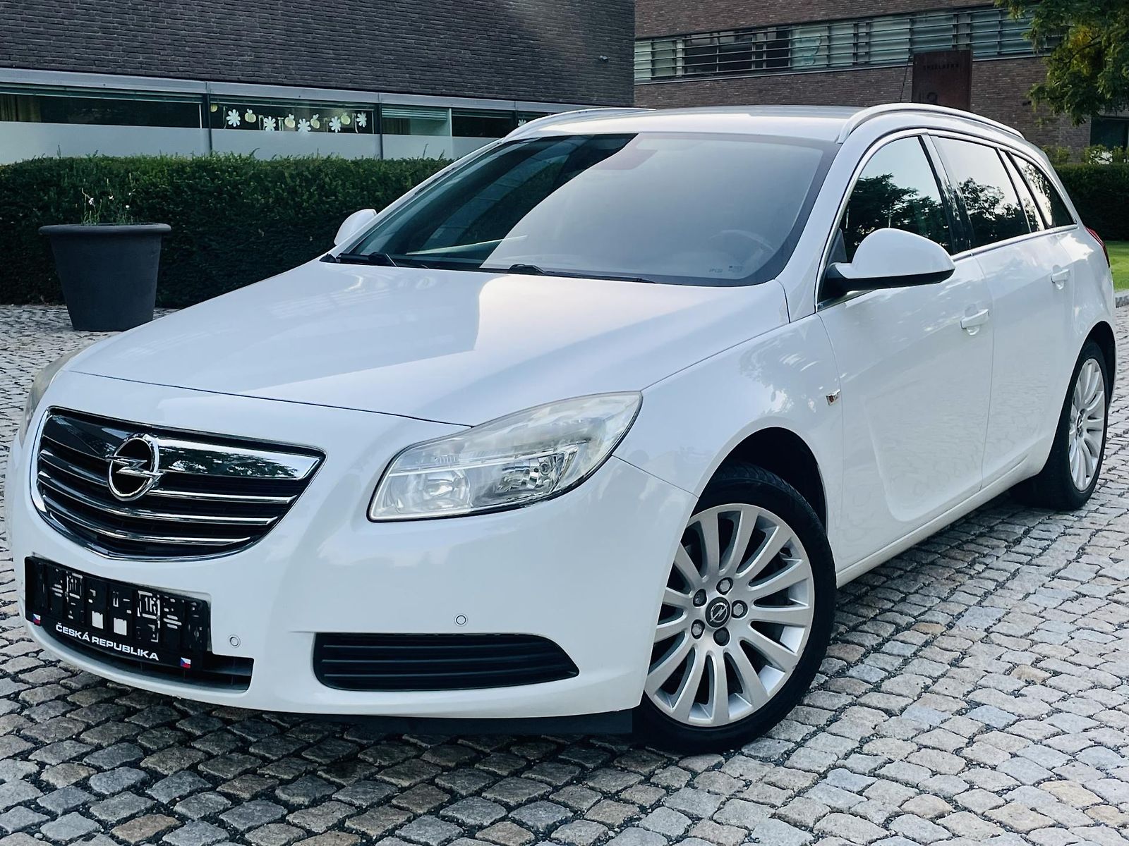 Opel Insignia 2.0CDTi MANUÁL TAŽNÉ SENZORY
