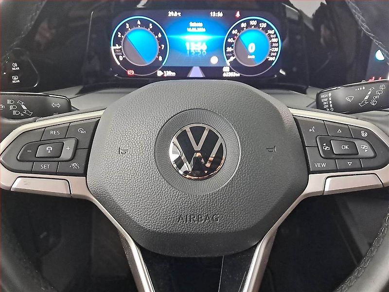 Volkswagen Golf (2021) 1.5 TSI - fotka 17 z 17