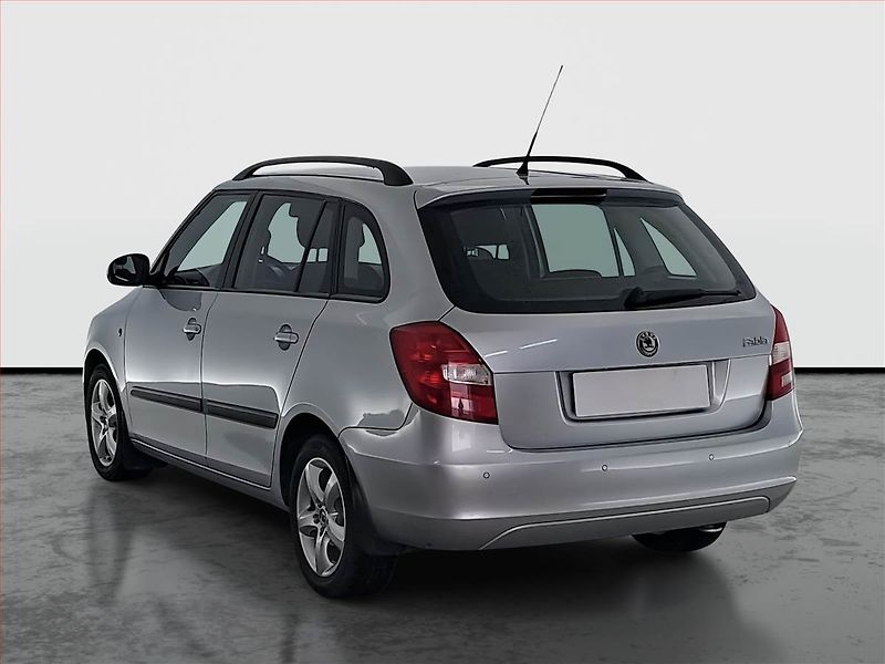 Škoda Fabia (2010) Elegance 1.2 TSI, Serv.kniha - fotka 4 z 14