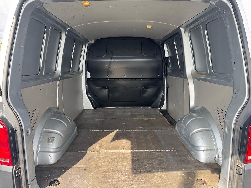 Volkswagen Transporter (2019) 2.0TDI 75kW CZ DPH - fotka 6 z 11