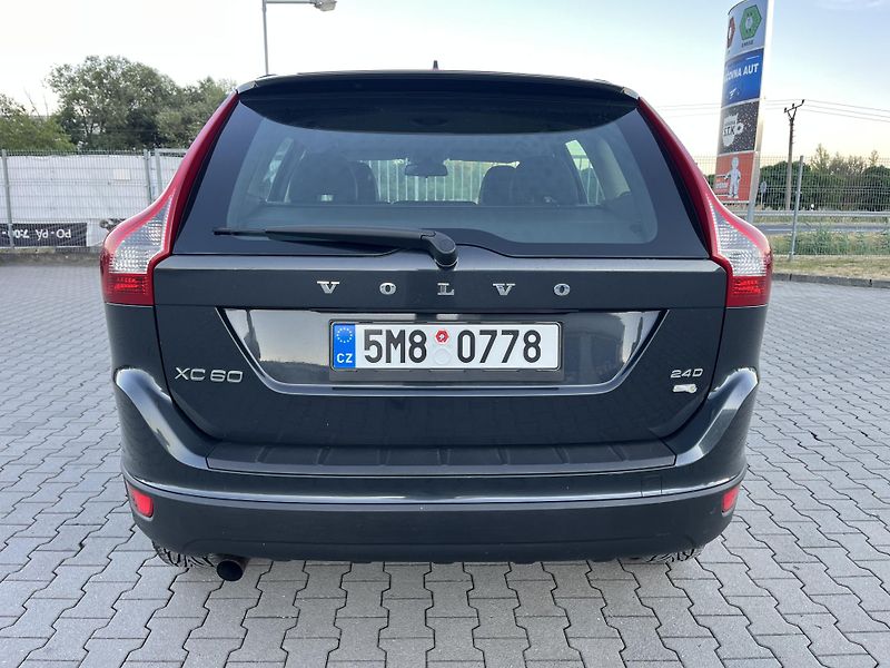 Volvo XC60 (2010) 2.4 D  129 kW - fotka 6 z 12