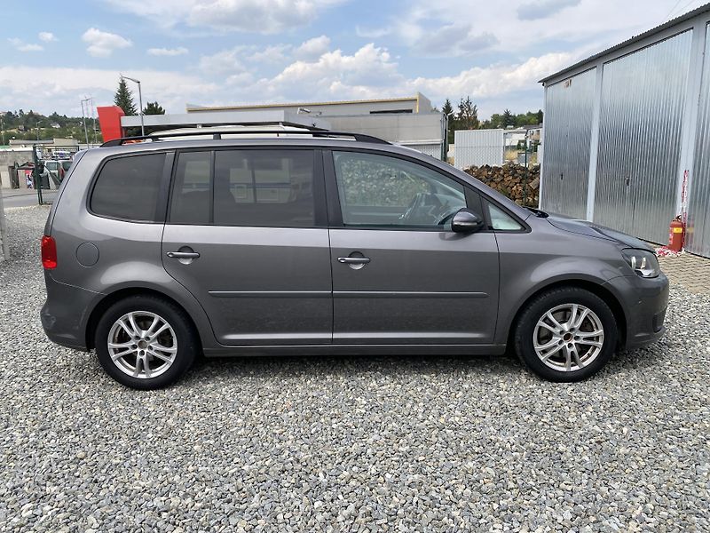 Volkswagen Touran 2.0TDi 140PS DSG TAŽNÉ - fotka 9 z 47