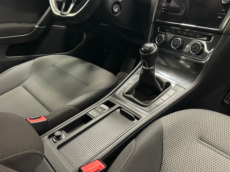 Volkswagen Golf (2019) 1.5 TGI Comfort MAN 2019 | Zár - fotka 32 z 62