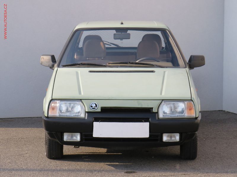 Škoda Favorit (1990) 1.3i, ČR, STK4/28 - fotka 2 z 3