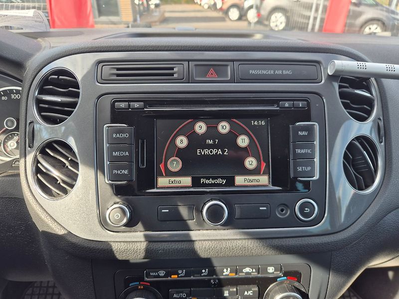 Volkswagen Tiguan 2.0TDi 130kW 4x4, DSG,webasto, - fotka 16 z 26