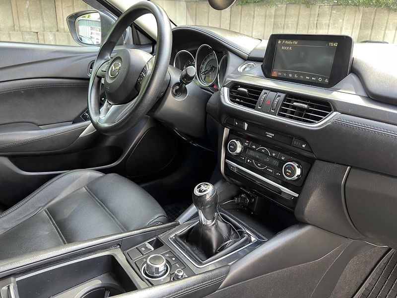 Mazda 6 2.2Skyactiv-D 110kW PO SERVISU - fotka 7 z 13