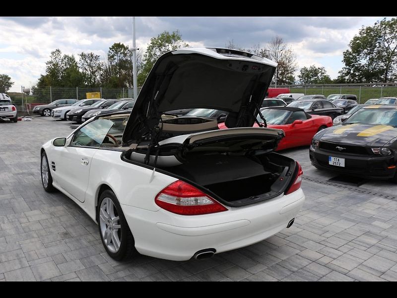 Mercedes-Benz SL 500 V8, facelift, 390 PS - fotka 30 z 44