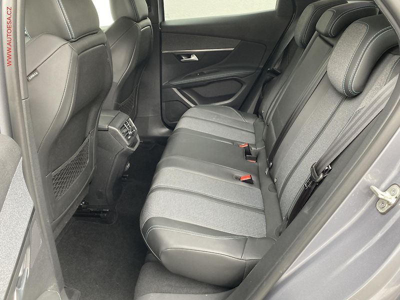 Peugeot 3008 (2021) 1.2PT, Allure, AT, LED, navi - fotka 10 z 20