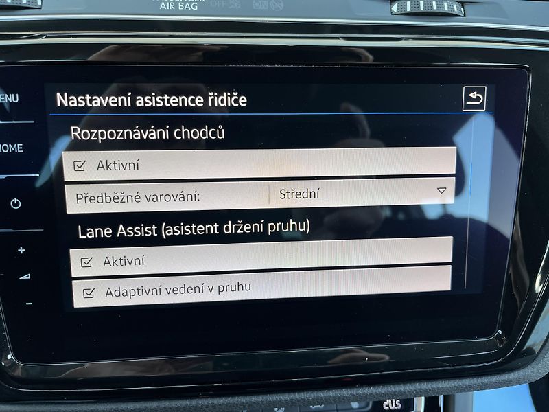 Volkswagen Touran (2020) 2.0TDI DSG VÝB*13000€ HIGHLINE - fotka 25 z 48