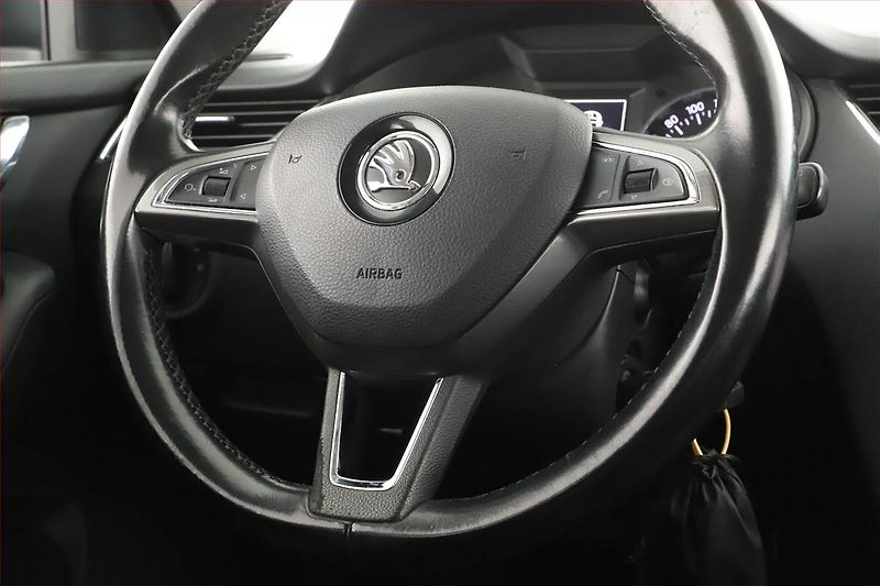 Škoda Octavia (2017) 1.6 TDI, Navi, Xenony - fotka 8 z 15
