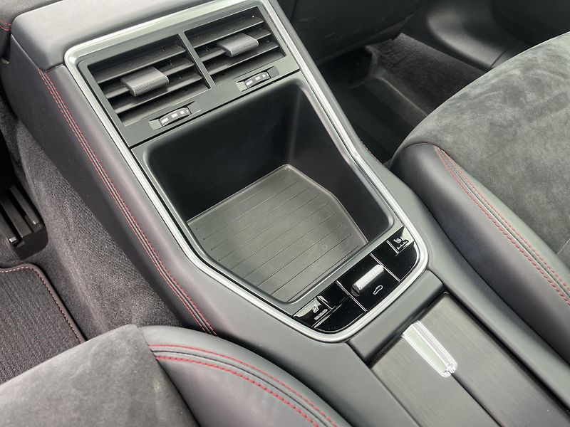 Porsche Panamera (2019) GTS - fotka 23 z 30
