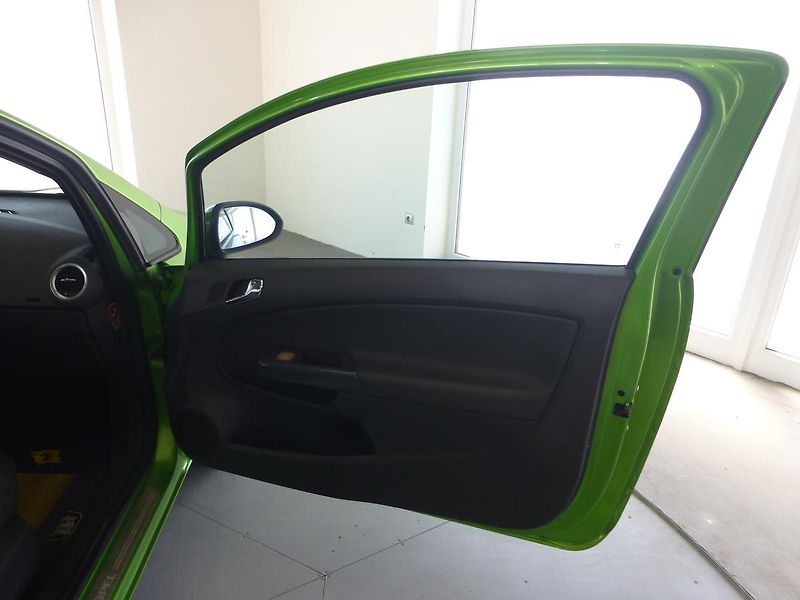 Opel Corsa (2013) 1,4i-74KW-SPORT!*AC*+SADA KOL* - fotka 12 z 24