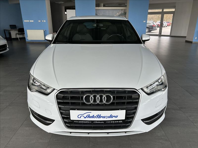 Audi A3 2,0   TDI 110kW,S-LINE,SPORTBA - fotka 2 z 35
