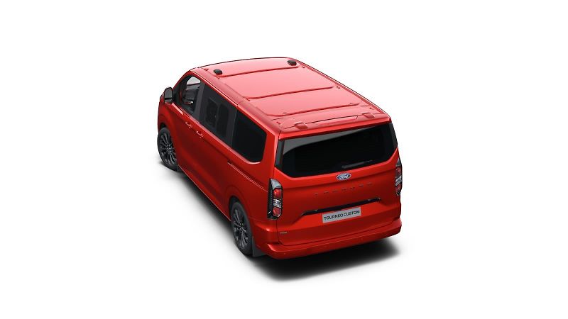 Ford Tourneo Custom (2026) Titanium X L1, Tourneo, 2.5 Du - fotka 5 z 9