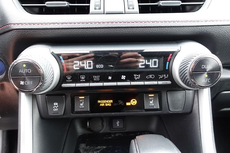 Toyota RAV4 2,5 PHEV Plug-in Comfort 4x4 - fotka 25 z 35