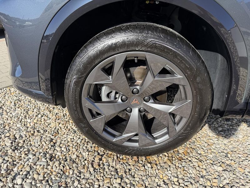 Cupra Formentor 1,5 eTSi/110kW - DSG - fotka 81 z 92