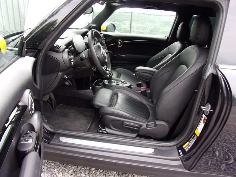 Mini Ostatní (2021) COOPER SE 32kWh 135kW PANORAMA - fotka 9 z 25