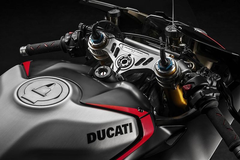 Ducati Panigale V4 S (2021) SP - fotka 45 z 51