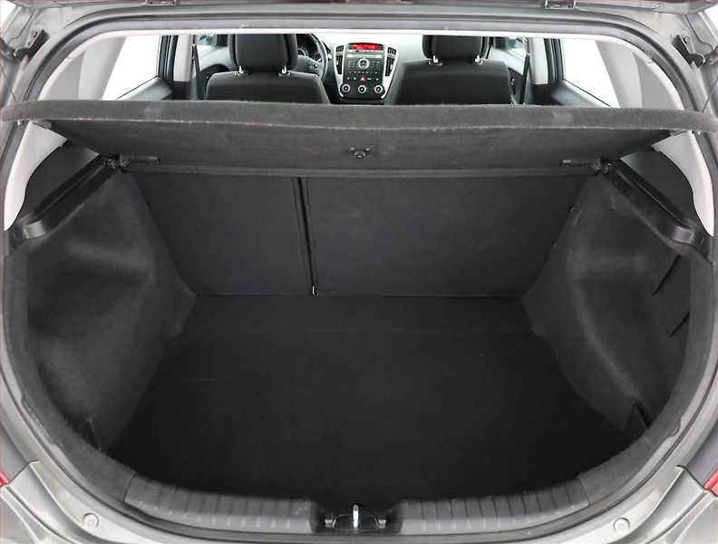 Kia Ceed (2010) 1.4 CVVT, po STK - fotka 15 z 15