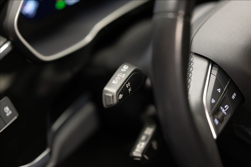 Audi Q3 1,5 35 TFSI S-LINE NAVI VÝHŘEV - fotka 14 z 37