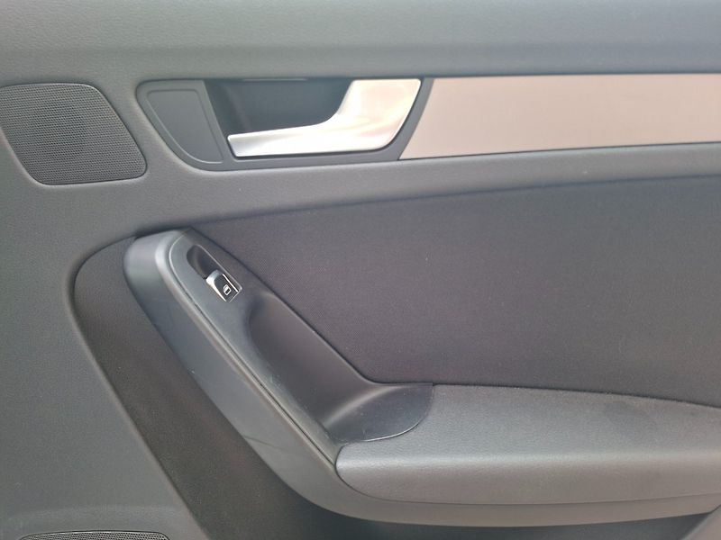 Audi A4 (2012) 2.0TDi 105kW 6MAN -SERVISOVÁNO - fotka 19 z 26