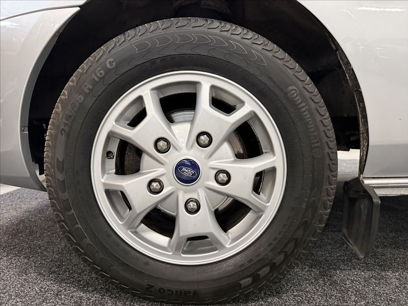 Ford Tourneo Custom 2,2 Titanium 114kW,po servisu - fotka 26 z 29