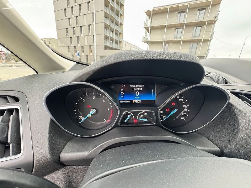 Ford Grand C-MAX 2.0TDCi 110kW kamera - fotka 22 z 28