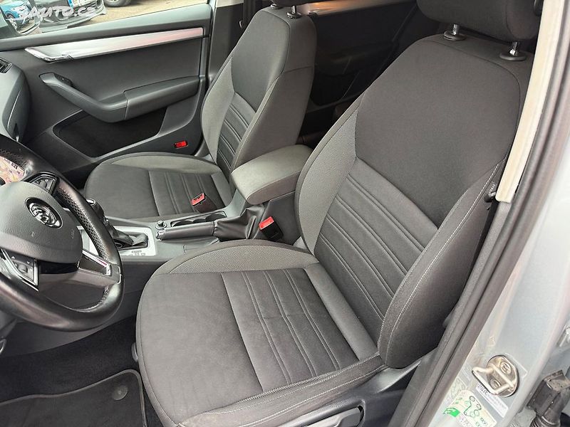 Škoda Octavia 1.6 TDi DSG - fotka 14 z 32