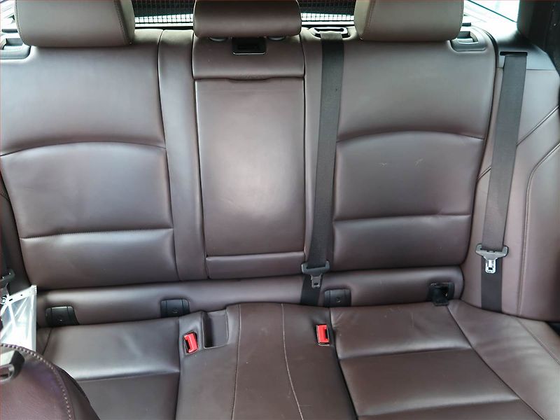 BMW Řada 5 (2011) M Paket 520d, Automat, Navi - fotka 10 z 19