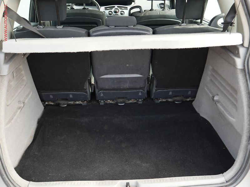 Renault Scénic (2005) 1.5 dCi, AC - fotka 7 z 15