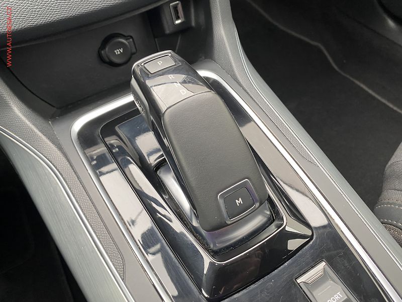 Peugeot 308 (2019) 1.2PT, Allure, AT, navi, TZ - fotka 15 z 18