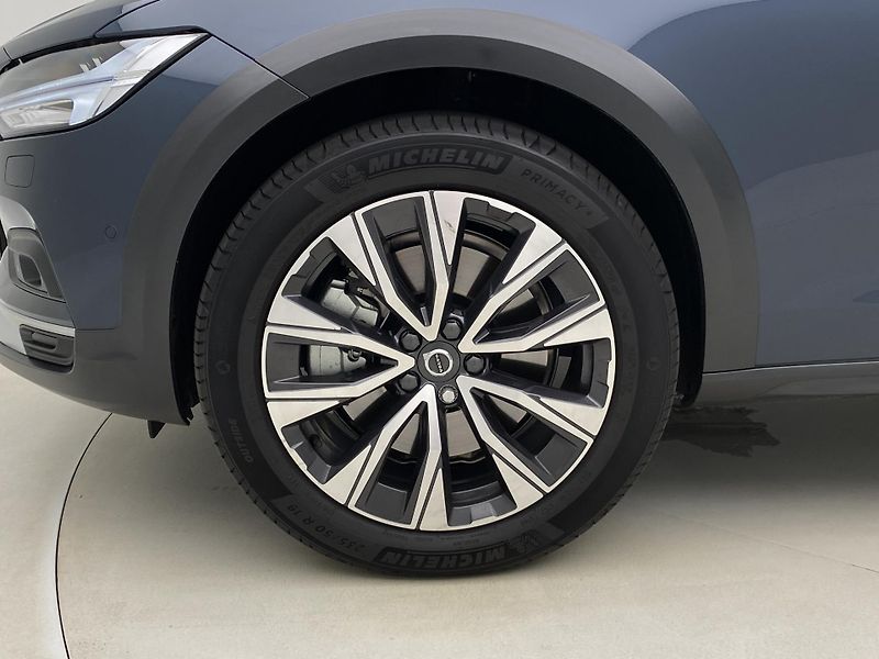 Volvo V90 CC B6 AWD BRIGHT PLUS AUT CZ - fotka 37 z 63