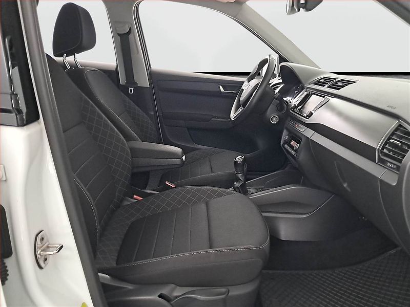 Škoda Fabia (2017) Ambition Plus 1.0 TSI - fotka 9 z 15