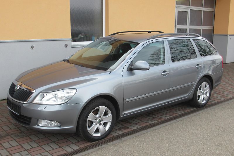 Škoda Octavia 2.0 TDI DSG AUT. KLIMA TAŽNÉ - fotka 5 z 31