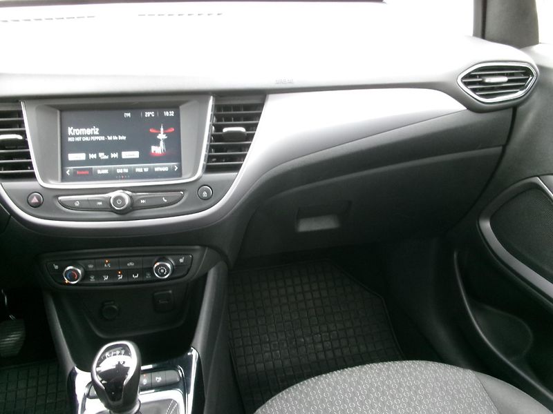 Opel Crossland X (2020) 1,2 PT MAN ČR 1.MAJ - fotka 19 z 26