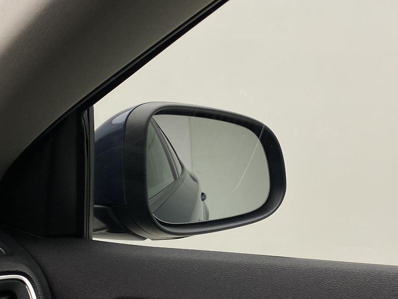 Volvo V40 T2 MOMENTUM  - fotka 31 z 39