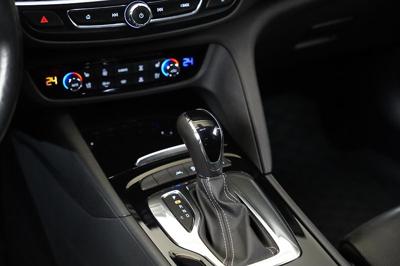 Opel Insignia - fotka 23 z 27