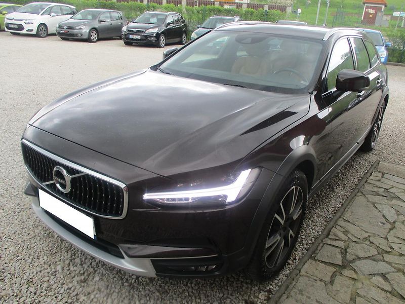 Volvo V90 T6 CROSS COUNTRY PRO 246kW - fotka 6 z 47