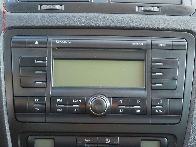 Škoda Octavia (2006) 2.0 TDi, 1.maj, servis.kniha - fotka 11 z 15