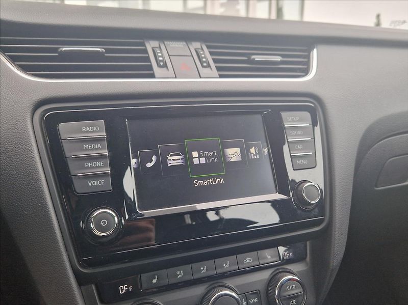 Škoda Octavia 2,0 TDI 110kW TAŽNÉ VÝHŘ. NOSI - fotka 37 z 41