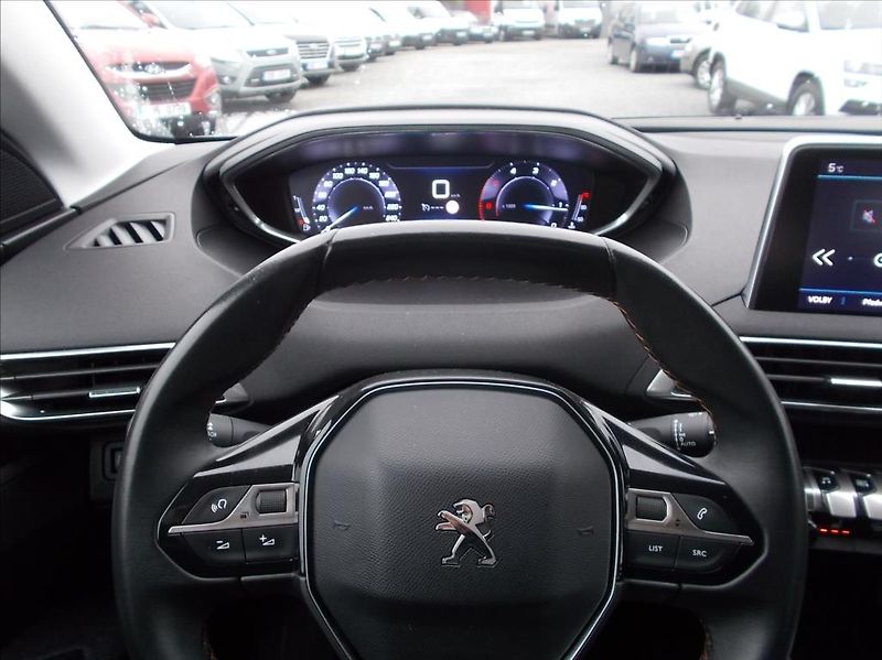 Peugeot 5008 ACTIVE 1.6 BlueHDi 120 7-míst - fotka 11 z 46