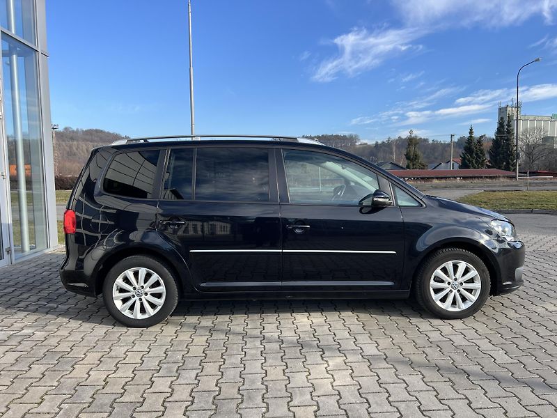 Volkswagen Touran (2013) 2.0 TDI Highline - fotka 6 z 33