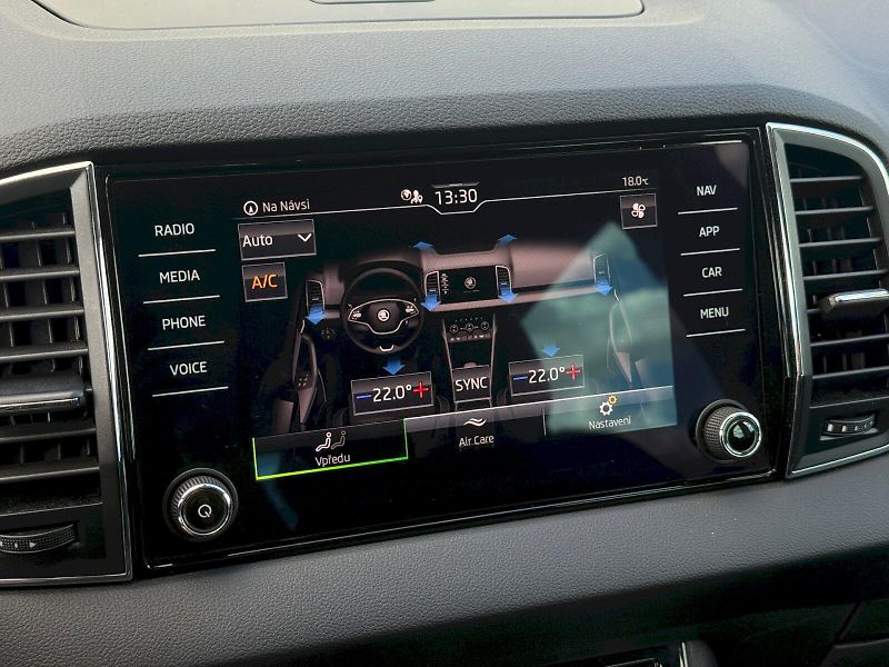 Škoda Karoq (2021) 1.5 TSI 110 kW DSG Style Plus - fotka 17 z 24