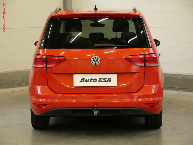 Volkswagen Touran (2016) 1.6TDi, Comfortline, DSG, LED - fotka 5 z 22