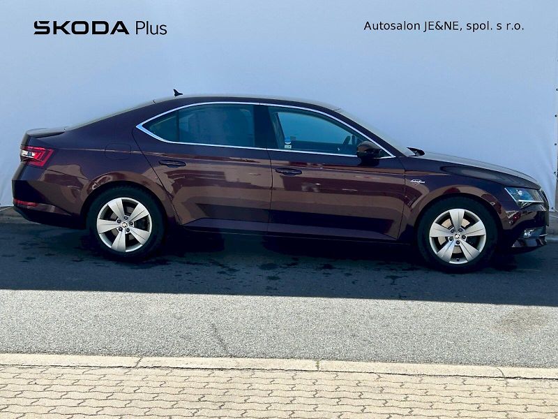 Škoda Superb (2016) Laurin & Klement 2.0 TDI 140kW - fotka 8 z 35