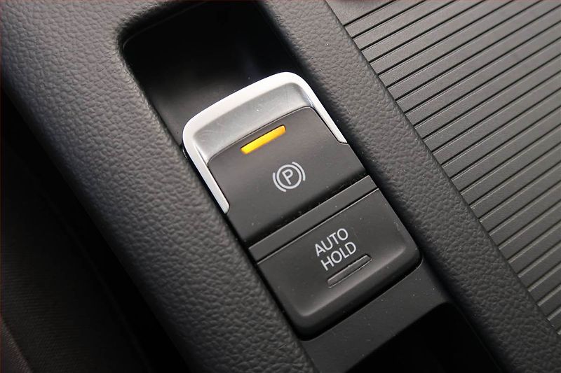 Volkswagen Passat (2018) 2.0 TDI, Automat, Navi - fotka 17 z 19