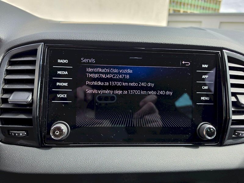 Škoda Karoq (2023) 1,5TSI 110KW SPORTLINE - fotka 15 z 33