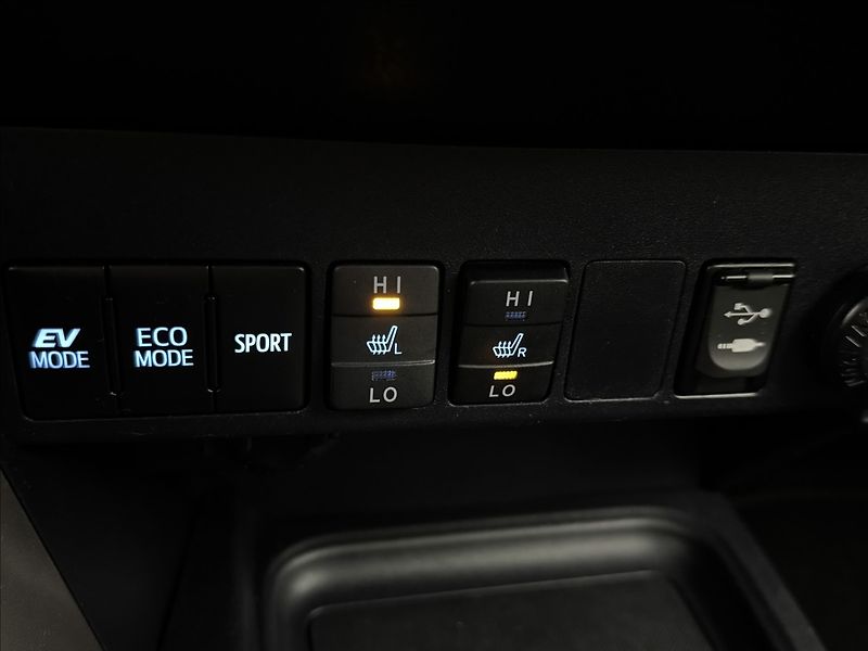 Toyota RAV4 2,5 114kW HYBRID LED KŮŽE 360° - fotka 26 z 45